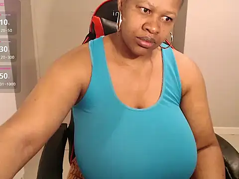 bustylisa1983 online show from November 6, 5:46 am