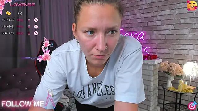 Snapshot of SarahCoksss chatting on September 25, 12:43 am SarahCoksss online show from September 25, 12:43 am