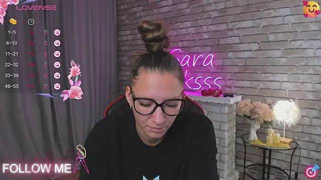 Snapshot of SarahCoksss chatting on October 3, 1:22 am SarahCoksss online show from October 3, 1:22 am