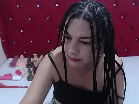 AdaFawxx online show from December 1, 2:37 am