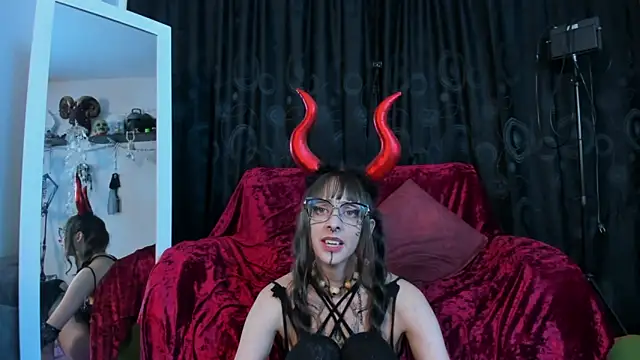 Kizzuky online show from October 29, 2:38 am