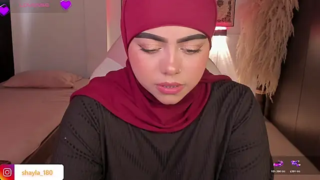 shayla 18 online show from December 5, 8:43 pm