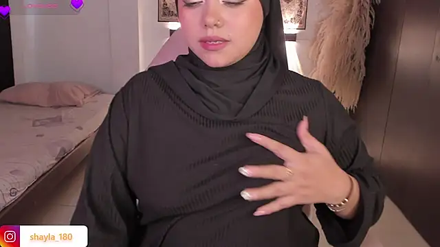 shayla 18 online show from April 8, 8:22 pm