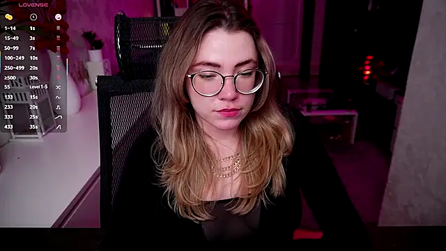 RemyCute online show from December 13, 7:53 pm