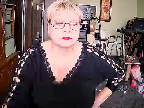 Snapshot of LOLA8888 chatting on October 12, 9:44 am LOLA8888 online show from October 12, 9:44 am