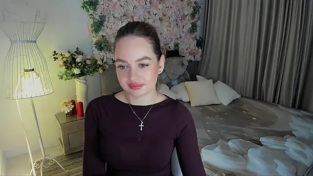 MiracleCurly online show from November 18, 7:37 pm