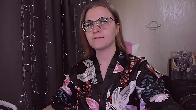 MissBrightShine online show from September 12, 10:35 am