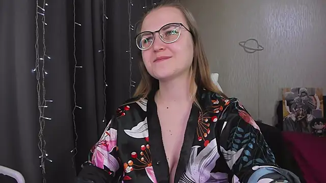 MissBrightShine online show from February 28, 1:43 pm