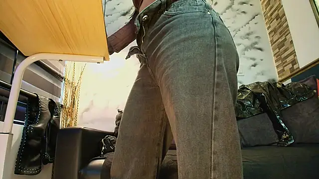 Sophie LittleS online show from January 31, 7:11 pm