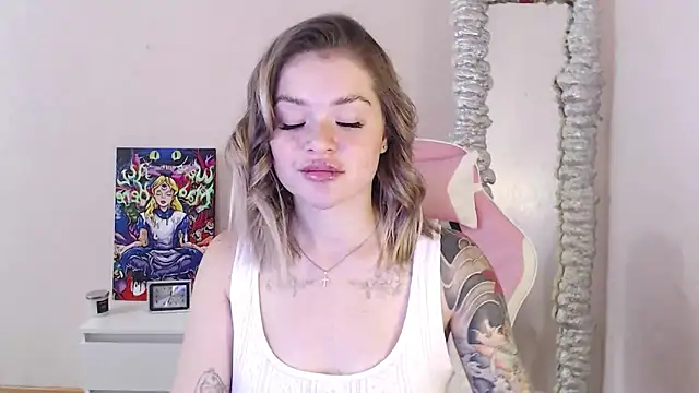 Snapshot of miaacatt chatting on September 13, 5:37 am miaacatt online show from September 13, 5:37 am