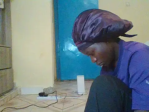 Snapshot of prettychic5 chatting on October 15, 7:22 am prettychic5 online show from October 15, 7:22 am