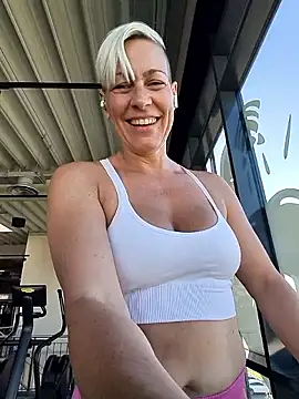 DarleenHot online show from April 30, 7:02 am