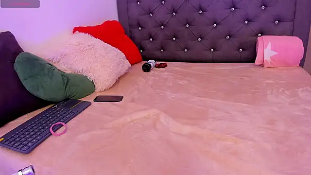 AlissonnFoxx online show from December 15, 9:53 pm