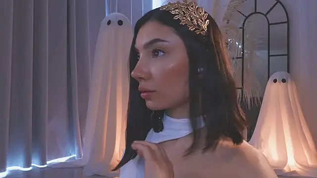 AmyArmstrong online show from October 29, 8:33 pm