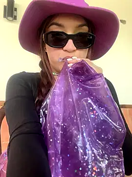 Snapshot of DaniDusan_ chatting on September 27, 6:26 pm DaniDusan online show from September 27, 6:26 pm
