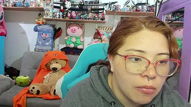 soficammy online show from December 1, 8:11 pm