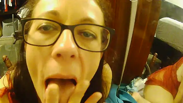 PartyPawgGirl420 online show from June 8, 1:28 am